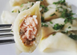 Pierogi z łososiem i koperkiem