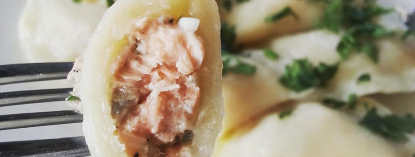 Pierogi z łososiem i koperkiem
